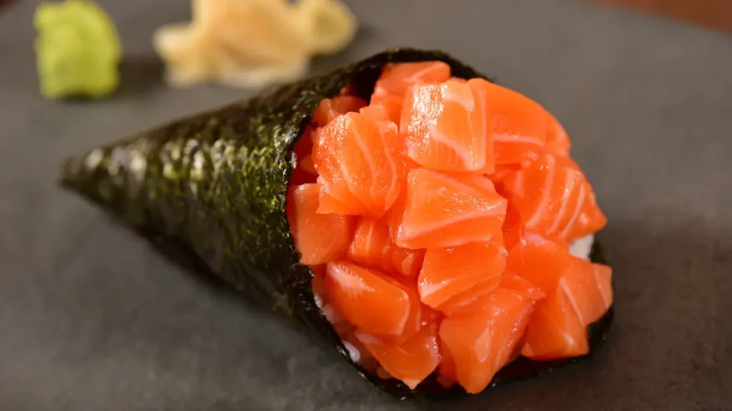 Temaki, um sushi em formato de cone