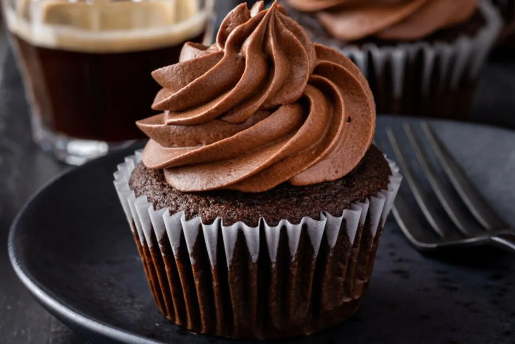 Cupcake de chocolate.