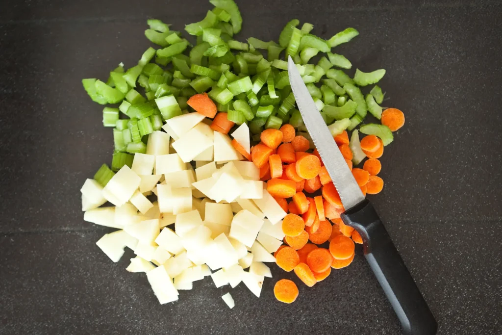 Faca para legumes como utensílio de cozinha.