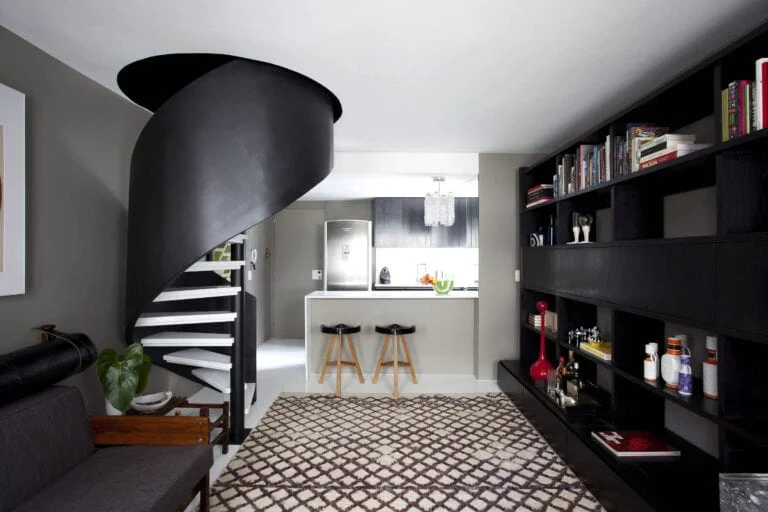 Escada em espiral ou helicoidal preta em loft - Pinterest